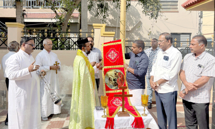 കെ.​ആ​ർ പു​രം പ​ള്ളി​യി​ൽ പെ​രു​ന്നാ​ളി​ന് കൊ​ടി​യേ​റി