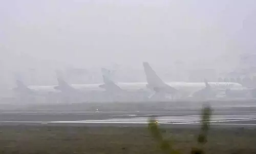 കനത്ത മൂടൽ മഞ്ഞും കാഴ്ചക്കുറവും; കൊൽക്കത്തയിൽ 60 വിമാനങ്ങൾ വൈകി