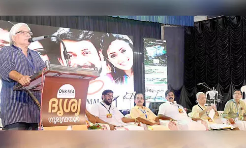 ജയചന്ദ്രൻ യേശുദാസിനെ അനുകരിക്കാത്ത ഒറ്റമരം -കമൽ ജയചന്ദ്രൻ യേശുദാസിനെ അനുകരിക്കാത്ത ഒറ്റമരം -കമൽ