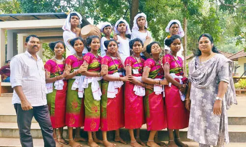 ഇ​ല്ലാ​യ്മ​ക​ളോ​ട് പ​ട​വെ​ട്ടി സം​സ്ഥാ​ന ക​ലോ​ത്സ​വ​ത്തി​ലേ​ക്ക്...