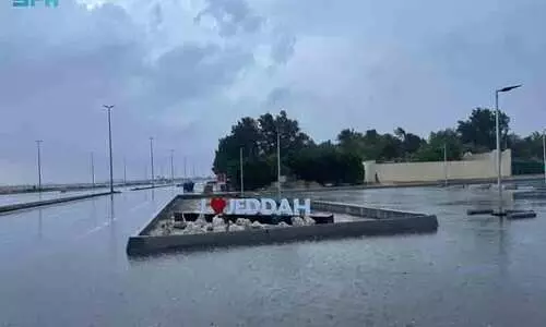 ന​ന​ഞ്ഞ്​ കു​തി​ർ​ന്നും കു​ളി​ർ​ന്നും സൗ​ദി; ജി​ദ്ദ, മ​ക്ക, മ​ദീ​ന ന​ഗ​ര​ങ്ങ​ളി​ൽ ശ​ക്ത​മാ​യ മ​ഴ​യും ഇ​ടി​മി​ന്ന​ലും