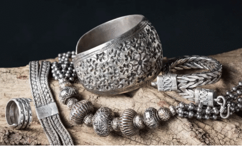 വെ​ള്ളി ആ​ഭ​ര​ണ​ങ്ങ​ൾ​ക്ക് നി​ർ​ബ​ന്ധി​ത ഹാ​ൾ​മാ​ർ​ക്കി​ങ്ങി​ന് നീ​ക്കം