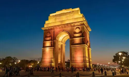 ഇന്ത്യാ ഗേറ്റിന്റെ പേര് ‘ഭാരത് മാതാ ദ്വാർ’ എന്നാക്കണം; പ്രധാനമന്ത്രിക്ക് കത്തയച്ച് ബി.ജെ.പി ന്യൂനപക്ഷ മോർച്ച നേതാവ്