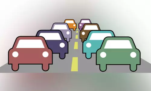 ഗതാഗതക്കുരുക്കിൽ എരുമേലി നിശ്ചലം ഗതാഗതക്കുരുക്കിൽ എരുമേലി നിശ്ചലം