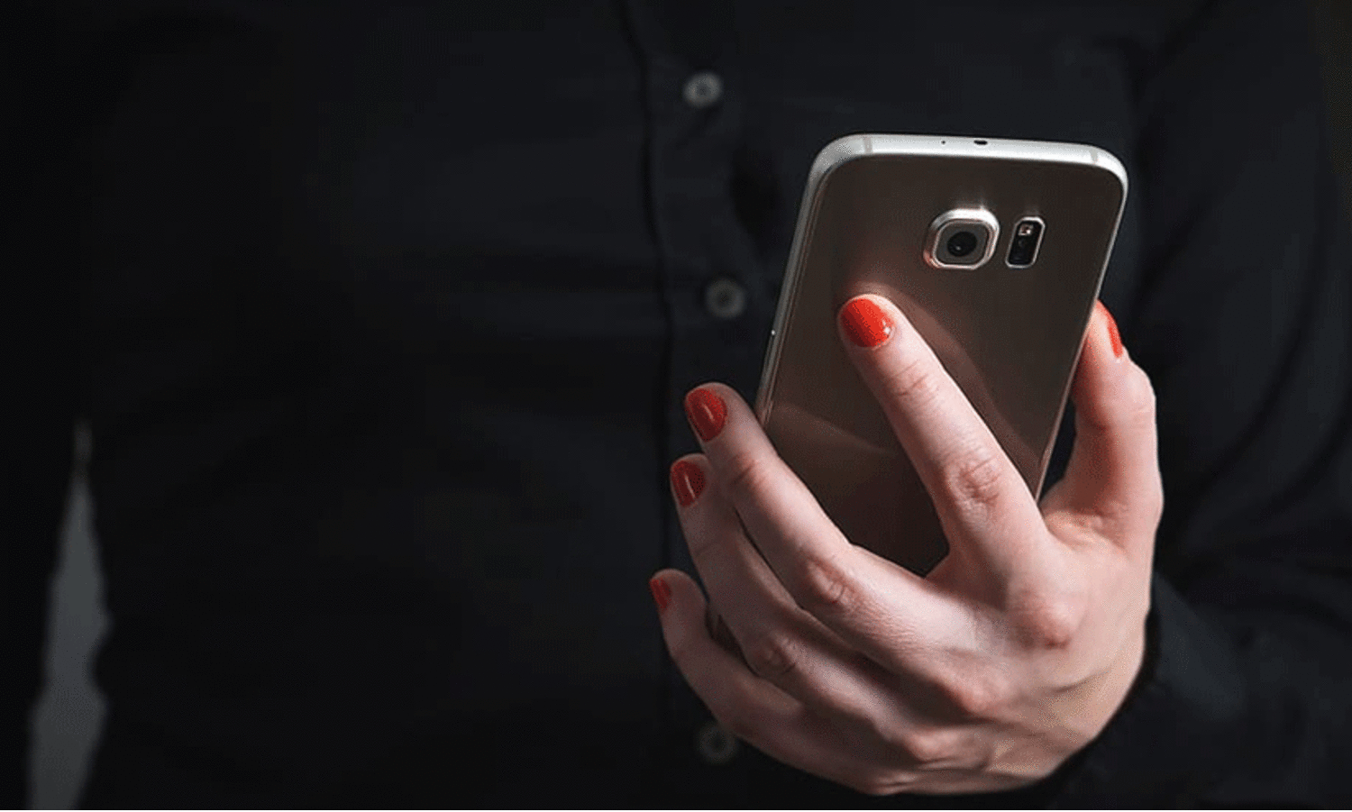 നി​യ​മ​വി​രു​ദ്ധ പ​രീ​ക്ഷാ വി​വ​ര ഗ്രൂ​പ്പു​ക​ളി​ൽ ചേ​രു​ന്ന​തി​ൽ മു​ന്ന​റി​യി​പ്പ്