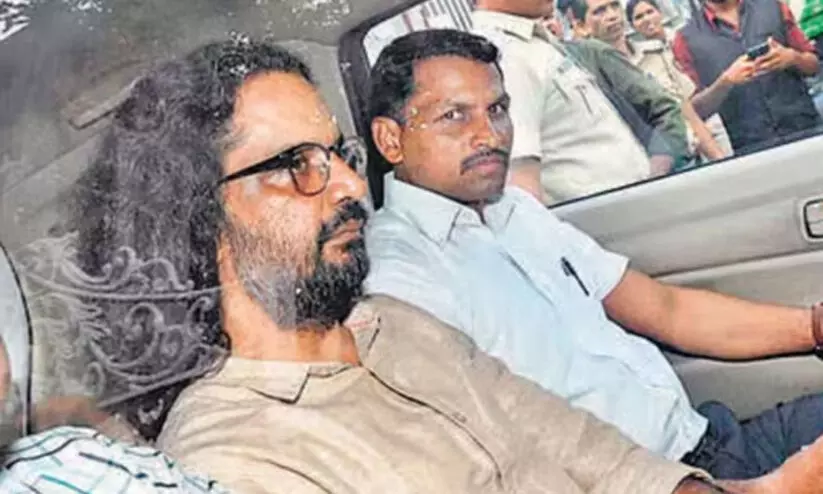 എൽഗാർ പരിഷദ് കേസ്: റോണ വിൽസണും സുധീർ ധാവലക്കും ജാമ്യം എൽഗാർ പരിഷദ് കേസ്: റോണ വിൽസണും സുധീർ ധാവലക്കും ജാമ്യം