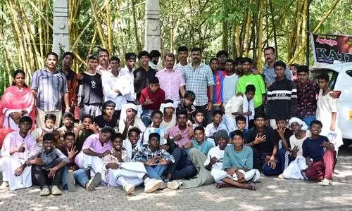 ഗോത്രകലകളിൽ നിറഞ്ഞാടി; പത്തനംതിട്ട വടശ്ശേരിക്കര എം.ആർ.എസിനിത് അഭിമാനോത്സവം ഗോത്രകലകളിൽ നിറഞ്ഞാടി; പത്തനംതിട്ട വടശ്ശേരിക്കര എം.ആർ.എസിനിത് അഭിമാനോത്സവം