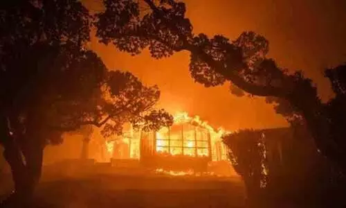 ലോസ് ആഞ്ജലസിൽ കത്തിയമർന്നത് ഹോളിവുഡ് സെലിബ്രിറ്റികളുടെ വീടുകളും റിസോർട്ടുകളും - വിഡിയോ