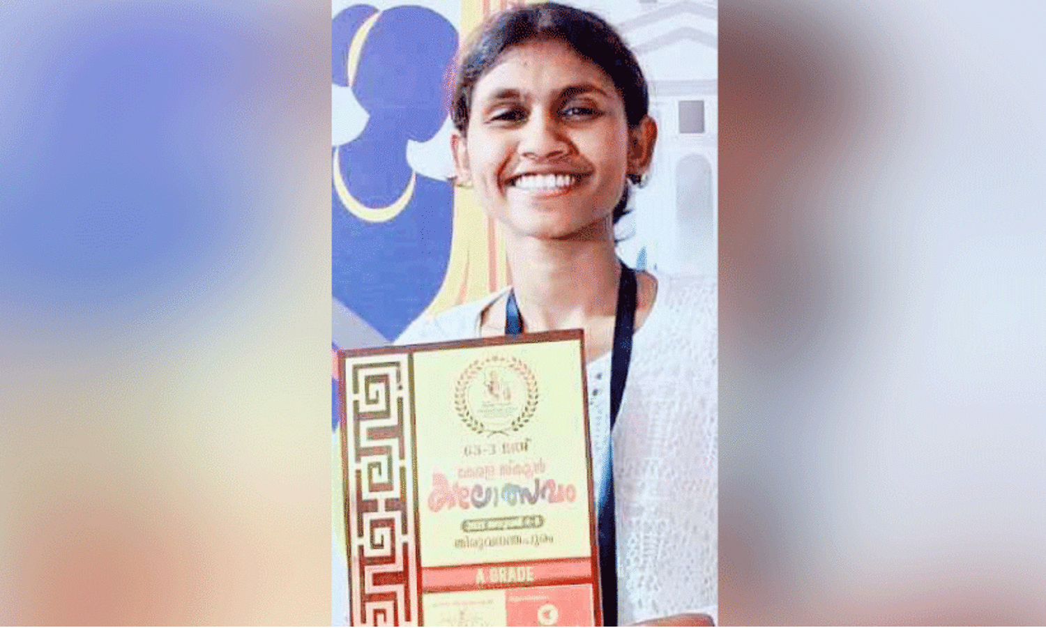 അ​തി​ജീ​വ​ന ക​ഥ​യെ​ഴു​തി​യും   അ​ര​ങ്ങി​ൽ മി​ക​വ​റി​യി​ച്ചും ഇ.​എ​സ്. ആ​മി