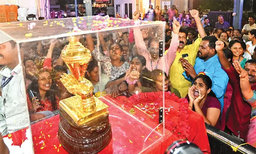 ആ ഒരു പോയന്റ്..; സ്വർണക്കപ്പ് സ്വപ്നം പൊലിഞ്ഞ് പാലക്കാട് ആ ഒരു പോയന്റ്..; സ്വർണക്കപ്പ് സ്വപ്നം പൊലിഞ്ഞ് പാലക്കാട്