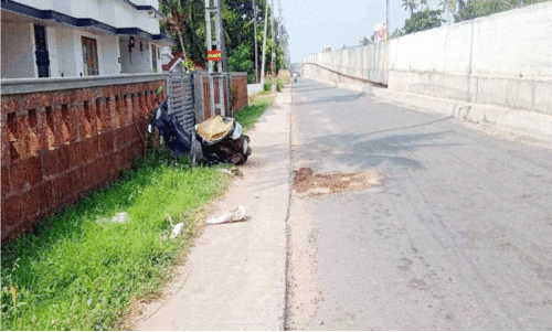 ഇ​ടു​ങ്ങി​യ സ​ർ​വി​സ് റോ​ഡു​ക​ളി​ൽ അ​പ​ക​ടം തു​ട​ർ​ക്ക​ഥ​യാ​കു​ന്നു