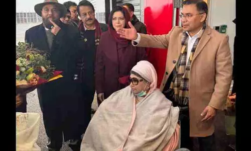 ഏഴു വർഷത്തിന് ശേഷം ലണ്ടനിൽ   മകനുമായി ഒന്നിച്ച് ഖാലിദ സിയ