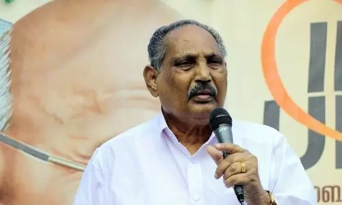 ‘ഒരു ഉറുപ്പിക അപ്പച്ചൻ വാങ്ങിയെന്ന് ആരും പറയില്ല, സ്വത്തും ഭൂമിയും വിറ്റ് പാർട്ടിക്ക് വേണ്ടി പ്രവർത്തിച്ചിട്ടുണ്ട്’