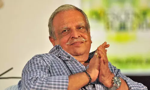 രാഗവിലോലേ നീയുറങ്ങൂ, അനുരാഗഗാനം പോലെ....