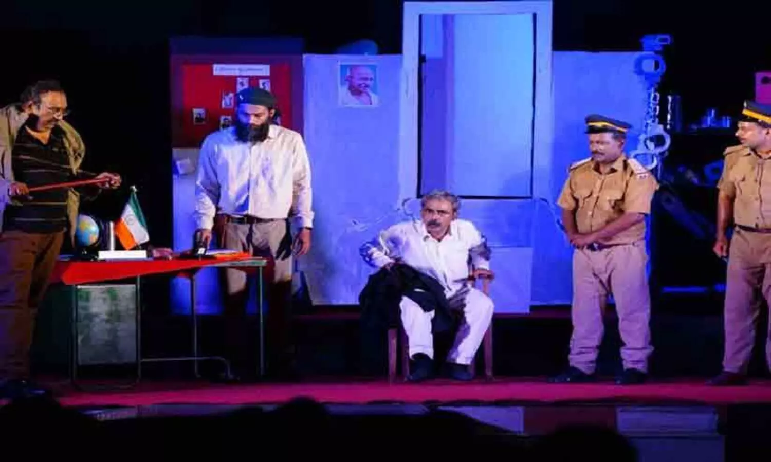 അരാജകവാദിയുടെ അപകടമരണം; കാലിക്കറ്റ് സർവകലാശാലയിൽ നാടകം അരങ്ങേറി