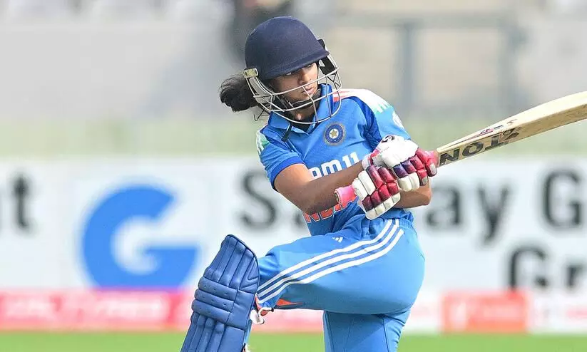 അയർലൻഡിനെതിരെ ആറ് വിക്കറ്റ് ജയവുമായി ഇന്ത്യൻ വനിതകൾ അയർലൻഡിനെതിരെ ആറ് വിക്കറ്റ് ജയവുമായി ഇന്ത്യൻ വനിതകൾ