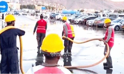 നി​സ് വ ​മാ​ർ​ക്ക​റ്റി​ൽ വെ​ള്ളം ക​യ​റി​യ സം​ഭ​വം; ന​ഷ്ട​പ​രി​ഹാ​രം വി​ത​ര​ണം ചെ​യ്തു