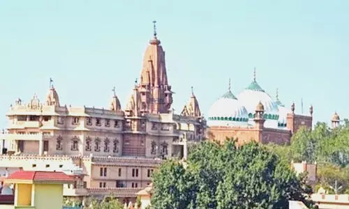 ഷാഹി ഈദ്ഗാഹ് മസ്ജിദ് കമ്മിറ്റിക്ക് തിരിച്ചടി;   ക്ഷേത്ര- മസ്ജിദ് തർക്ക കേസിലെ ഹരജികളുടെ ഏകീകരണം ശരിവെച്ച് സുപ്രീംകോടതി