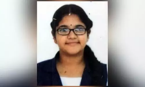 സ്കൂളിലേക്ക് നടന്നു പോകവെ തോട്ടിൽ വീണു; കണ്ണൂരിൽ വിദ്യാർഥിനിക്ക് ദാരുണാന്ത്യം