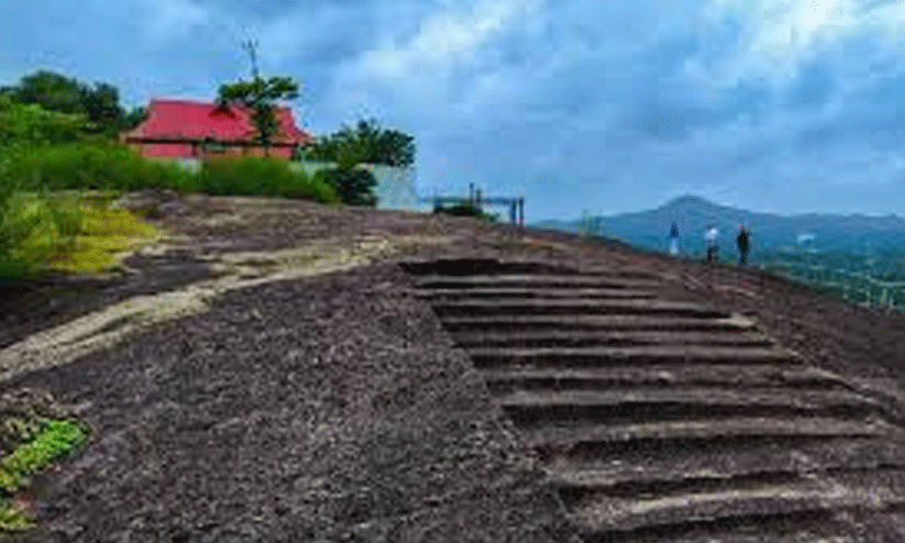 ഒറവപ്പാറ ഇനി ടൂറിസം ഡെസ്‌റ്റിനേഷൻ