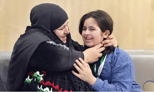 ഒ​റ്റ​പ്പെ​ട​ലി​ന്റെ വേ​ദ​ന​യ​ക​ന്നു; ഇ​ബ്തി​സാം അ​മ്മ​ച്ചൂ​ട​റി​ഞ്ഞു