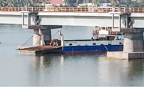 കായലിന്‍റെ ആഴക്കുറവും എക്കലും ജലയാനങ്ങൾക്ക്​ ഭീഷണി