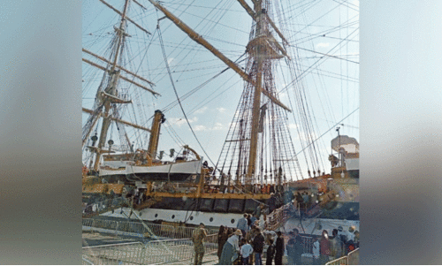 അ​മേ​രി​ഗോ വെ​സ്പു​ച്ചി കാ​ണാ​നാ​യി സ​ന്ദ​ർ​ശ​ക ഒ​ഴു​ക്ക്