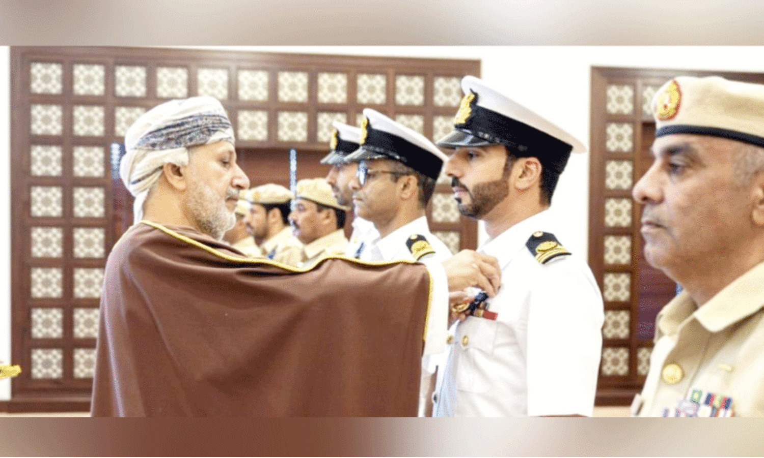 രാ​ജ​കീ​യ പ്ര​ശം​സ മെ​ഡ​ലു​ക​ൾ വി​ത​ര​ണം ചെ​യ്തു