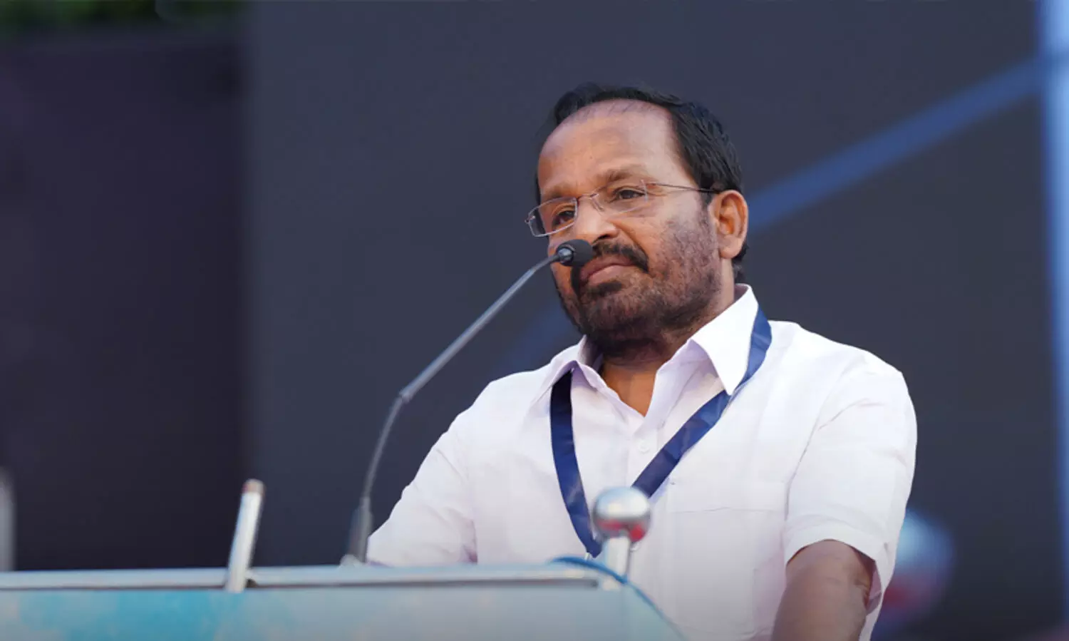 ‘വീട്ടിൽ പുസ്തകമുണ്ടെങ്കിൽ എന്നെ വിളിക്കൂ, ഞാൻ വന്നെടുക്കും; ഒരു ഗ്ലാസ് ജീരകവെള്ളം മാത്രമേ നിങ്ങൾക്ക് ചിലവ് വരൂ..’ -ടി.എൻ. പ്രതാപൻ