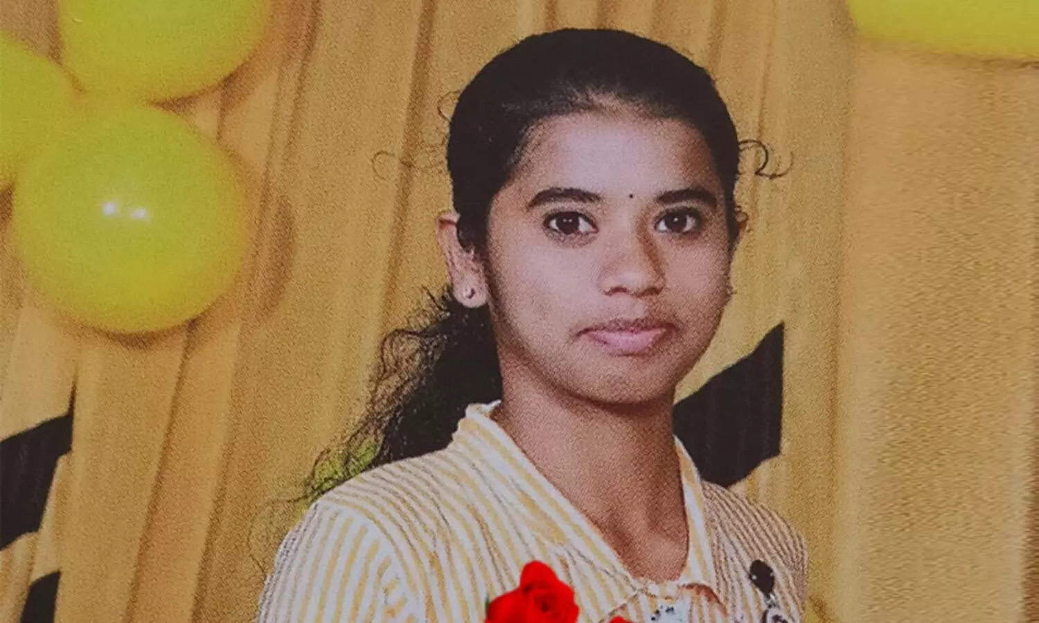 മുണ്ടക്കൈ ഉരുൾദുരന്ത ബാധിത കുടുംബത്തിലെ ബിരുദ വിദ്യാർഥിനി തൂങ്ങിമരിച്ച നിലയിൽ