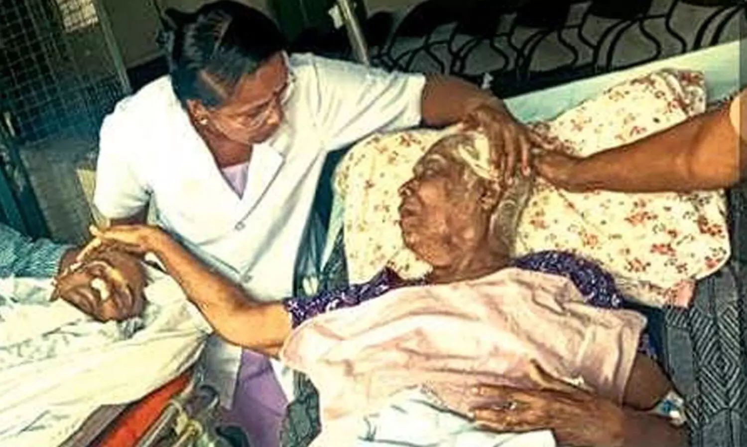 മകൻ മരിച്ച് ആറാംനാൾ അമ്മയും; മൃതദേഹം ഏറ്റെടുക്കാൻ ആരുമില്ല; ഇന്ദിരാദേവിക്ക് പീസ് വാലി അന്ത്യയാത്ര ഒരുക്കും