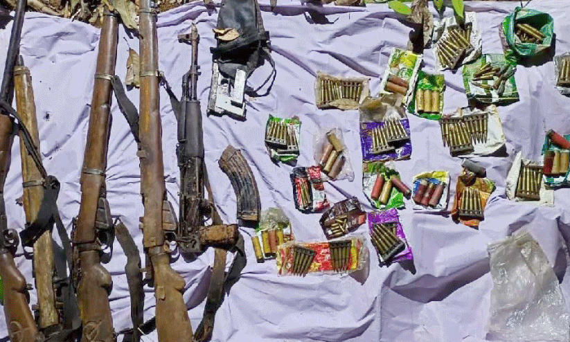 ചി​ക്ക​മ​ഗ​ളൂ​രു വ​ന​ത്തി​ൽ​നി​ന്ന് ആ​യു​ധ​ങ്ങ​ൾ ക​ണ്ടെ​ടു​ത്തു