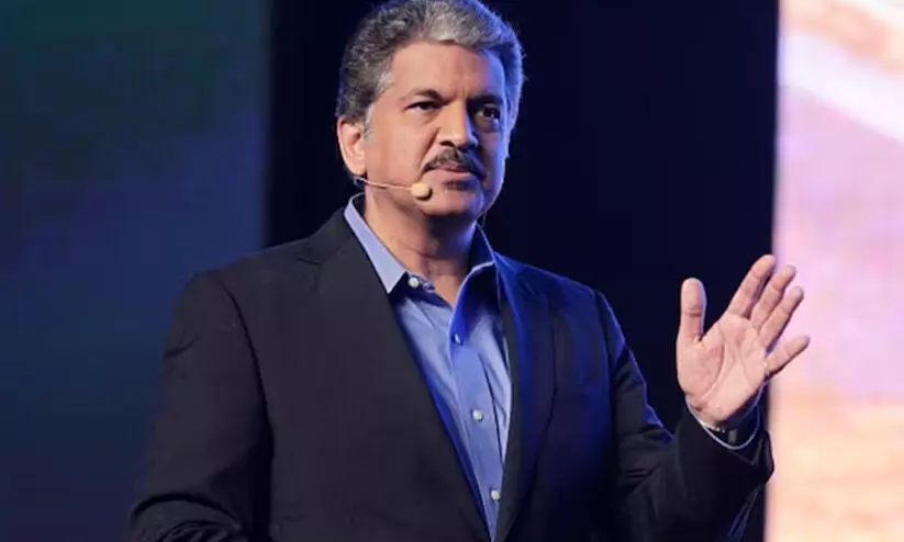 ഭാര്യയെ നോക്കിയിരിക്കാൻ ഇഷ്ടമാണ്; എൽ&ടി മേധാവിക്ക് രസകരമായ മറുപടിയുമായി ആനന്ദ് മഹീന്ദ്ര