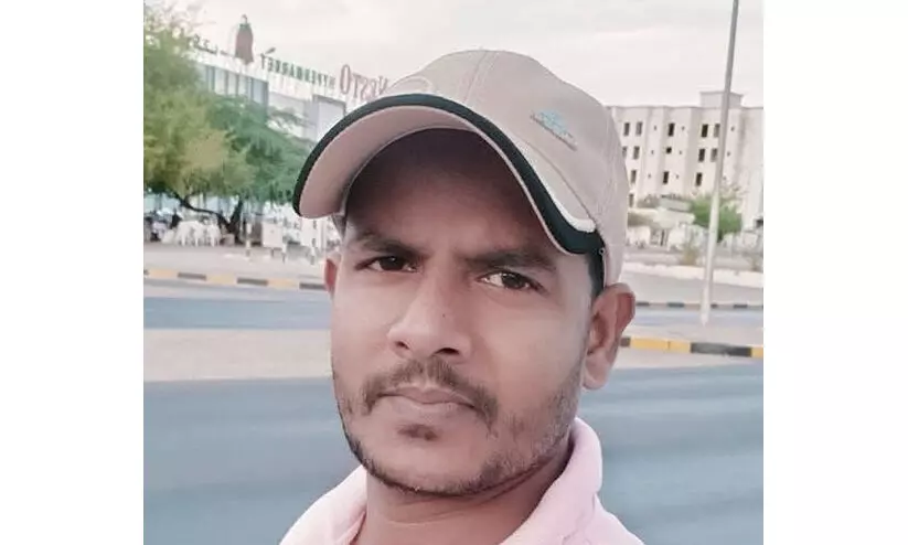 ക്രിക്കറ്റ് കളിക്കിടെ ഹൃദയാഘാതം; തൃശൂർ സ്വദേശി ഒമാനിൽ മരിച്ചു ക്രിക്കറ്റ് കളിക്കിടെ ഹൃദയാഘാതം; തൃശൂർ സ്വദേശി ഒമാനിൽ മരിച്ചു