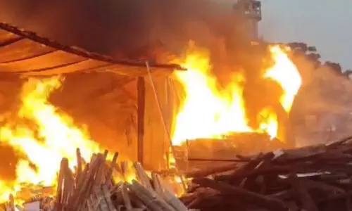 താനെയിൽ അഞ്ചു നില കെട്ടിടത്തിൽ തീപിടിത്തം; 250 ഓളം താമസക്കാരെ ഒഴിപ്പിച്ചു