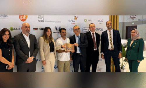 ‘ദി 100 ​റീ​ബി​ൽ​ഡേ​ഴ്സ് ഓ​ഫ് കേ​ര​ള’ പു​സ്ത​ക പ്ര​കാ​ശ​നം