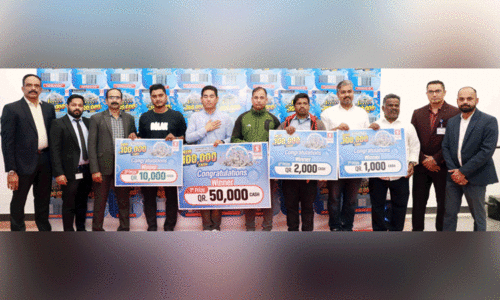 സ​ഫാ​രി വി​ൻ 1,00,000 റി​യാ​ൽ; വി​ജ​യി​ക​ൾ​ക്ക് സ​മ്മാ​ന​ങ്ങ​ൾ കൈ​മാ​റി