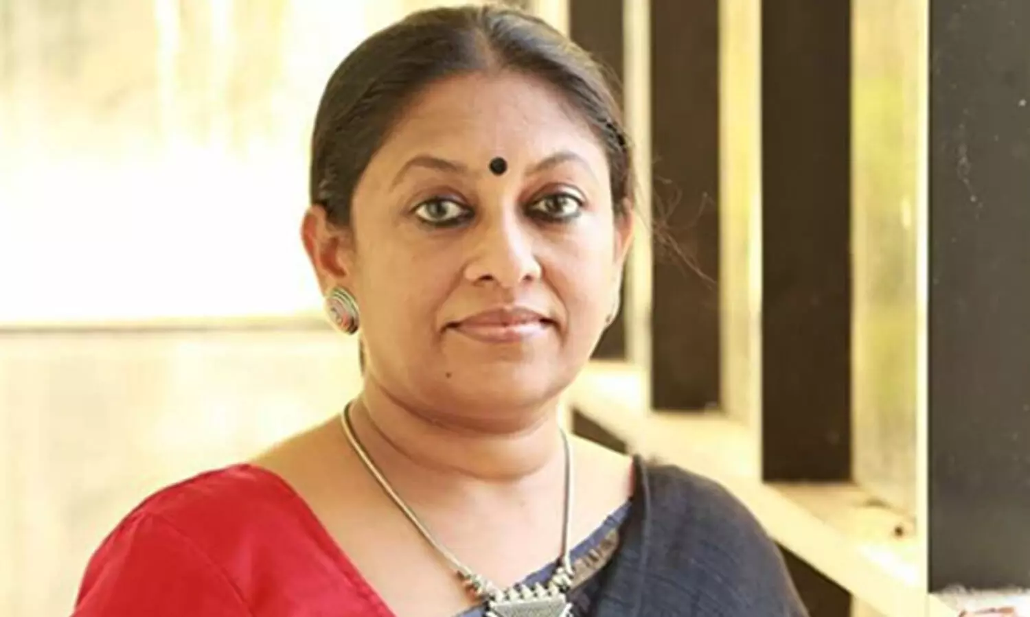 അഞ്ചോ പത്തോ മിനിറ്റിനുള്ളിൽ പ്രതികരിച്ചില്ലെങ്കിൽ വാലിഡ് അല്ലാതാകാൻ ഒ.ടി.പി അല്ല, സ്ത്രീയുടെ പൗരാവകാശങ്ങൾ -കെ.ആർ.മീര