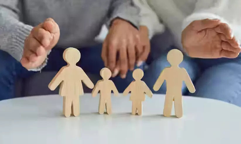 നാലു കുട്ടികൾ വേണമെന്ന് തീരുമാനിക്കുന്ന ബ്രാഹ്മണ ദമ്പതികൾക്ക് ഒരു ലക്ഷം രൂപ