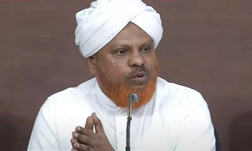 സാദിഖലി തങ്ങളുമായി ചർച്ച നടത്തി ലീഗ് വിരുദ്ധർ; ധാരണപ്പിശകാണെന്ന് സാദിഖലി തങ്ങൾക്ക് ബോധ്യമായി -ഹമീദ് ഫൈസി