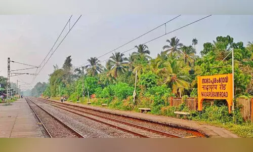 കോ​വി​ഡി​ൽ നി​ർ​ത്തി​യ ട്രെ​യി​നു​ക​ൾ​ക്ക് സ്റ്റോ​പ്പി​ല്ല; നാ​ദാ​പു​രം റോ​ഡ് റെ​യി​ൽ​വേ സ്റ്റേ​ഷ​ൻ അ​വ​ഗ​ണ​ന​യി​ൽ
