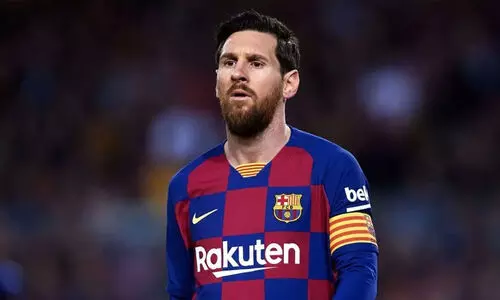 ബാഴ്സ വിട്ടിട്ട് വർഷങ്ങളായി എന്നാൽ ഇന്നും അവർക്കൊപ്പമുണ്ട്! മെസ്സിയെ മറക്കാതെ ബാഴ്സ ആരാധകർ-Video