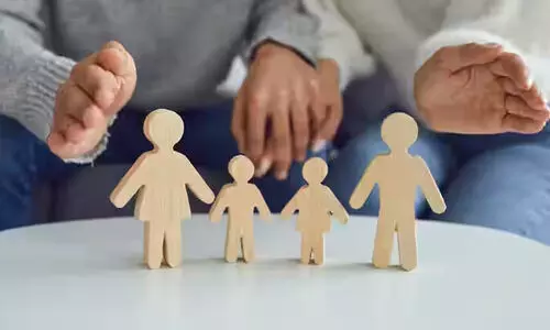 നാലു കുട്ടികൾ വേണമെന്ന് തീരുമാനിക്കുന്ന ബ്രാഹ്മണ ദമ്പതികൾക്ക് ഒരു ലക്ഷം രൂപ