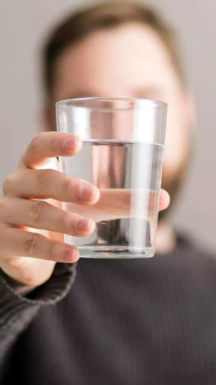 മിഥ്യയാണ് ചൂടുവെള്ളം കുടിച്ചാൽ വണ്ണം കുറയില്ല; വണ്ണം കുറയാനുള്ള കുറച്ച് ടിപ്സ് ഇതാ