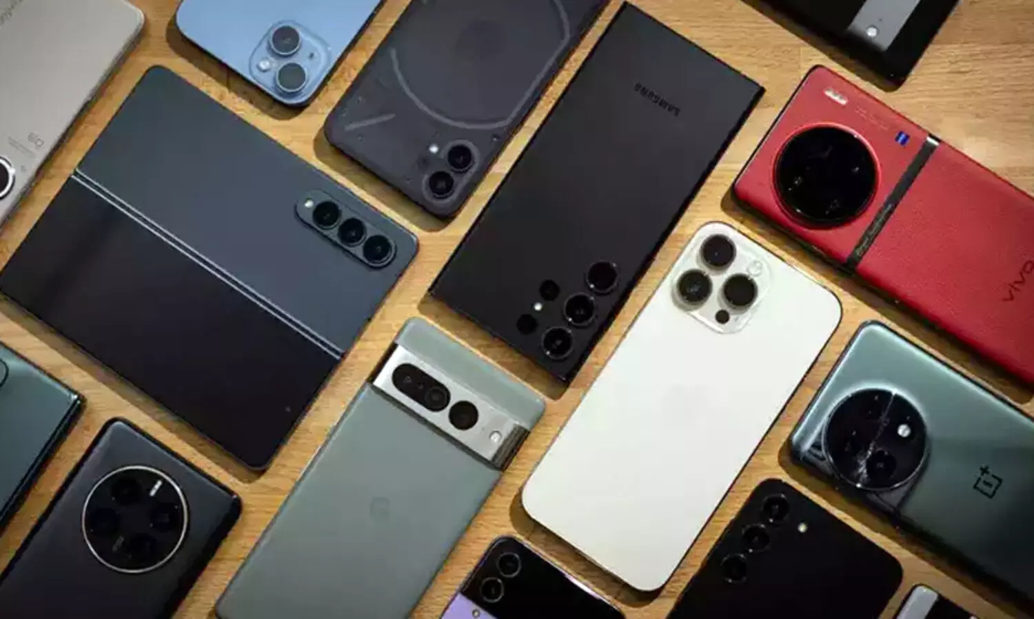 റിപബ്ലിക്ക് ഡേ സെയിൽ തുടരുന്നു! ഒപ്പം മോണുമെന്‍റലും! ഫ്ലാഗ്ഷിപ്പ് ഫോണുകൾക്ക് വമ്പൻ ഓഫർ