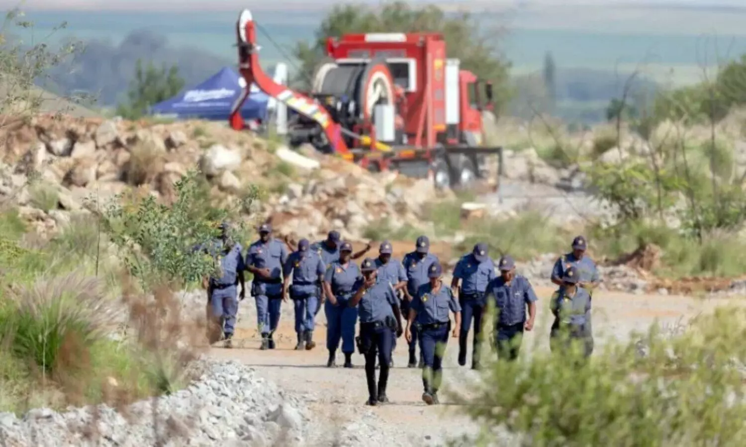 ദക്ഷിണാഫ്രിക്കയിൽ ഖനിയിൽ കുടുങ്ങിയവരെ രക്ഷിക്കാൻ തീവ്രശ്രമം