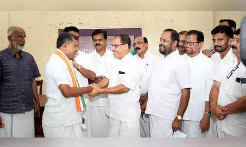 സി.പി.എം, സി.ഐ.ടി.യു നേതാക്കൾ കോൺഗ്രസിൽ