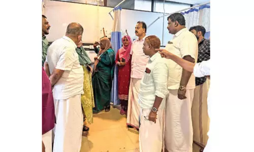 മാറാക്കര പഞ്ചായത്ത് ഓഫിസിന് മുന്നിൽ സി.പി.എം-യു.ഡി.എഫ് സംഘർഷം; നിരവധി പേർക്ക് പരിക്ക്