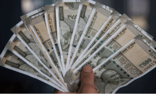 വി​നി​മ​യ നി​ര​ക്ക് സ​ർ​വ​കാ​ല റെ​ക്കോ​ഡി​ൽ; റി​യാ​ലി​ന് 223. 70 രൂ​പ