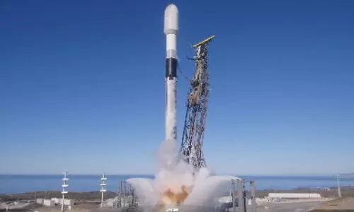 ച​രി​ത്ര​മെ​ഴു​തി ‘എം.​ബി.​ഇ​സെ​ഡ്​ സാ​റ്റ്’​ പ​റ​ന്നു​യ​ർ​ന്നു